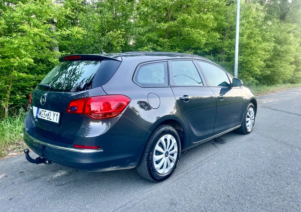 Opel Astra cena 29900 przebieg: 237000, rok produkcji 2015 z Września małe 67